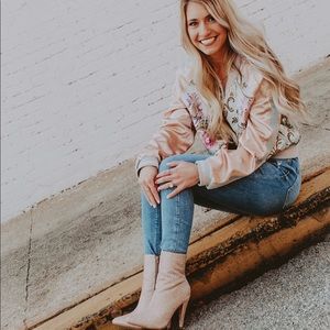 Perfect birthday/Holiday/New year shoe!